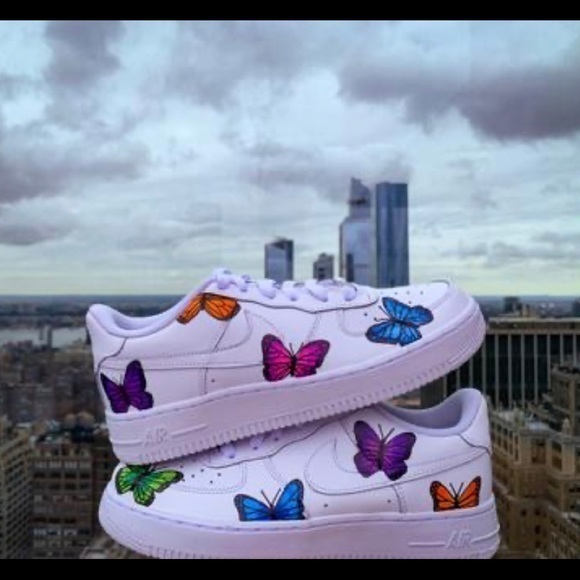 🌈🦋 Custom Nike’s!! 🦋🌈 - Picture 8 of 10